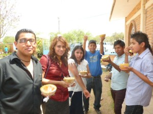 Jovenes de Maravillas despues del drame presentado el domingo de la ninez en 2013