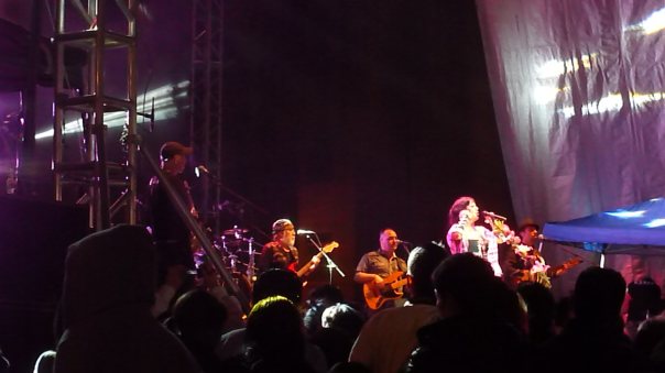 Lila Downs performing with her band "Misterioso" on the Plaza de Fundadores, San Luis Potosi