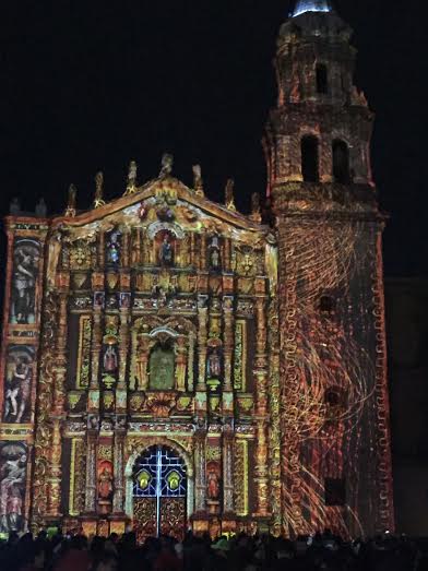 More on the Fiesta de Luz in SLP can be found in the post "Prayers of Light" from 1/06/15 on this blog/Ver mas de la Fiesta de Luz en SLP en el articulo "Oraciones de Luz" de la fecha 06/01/15 de este blog